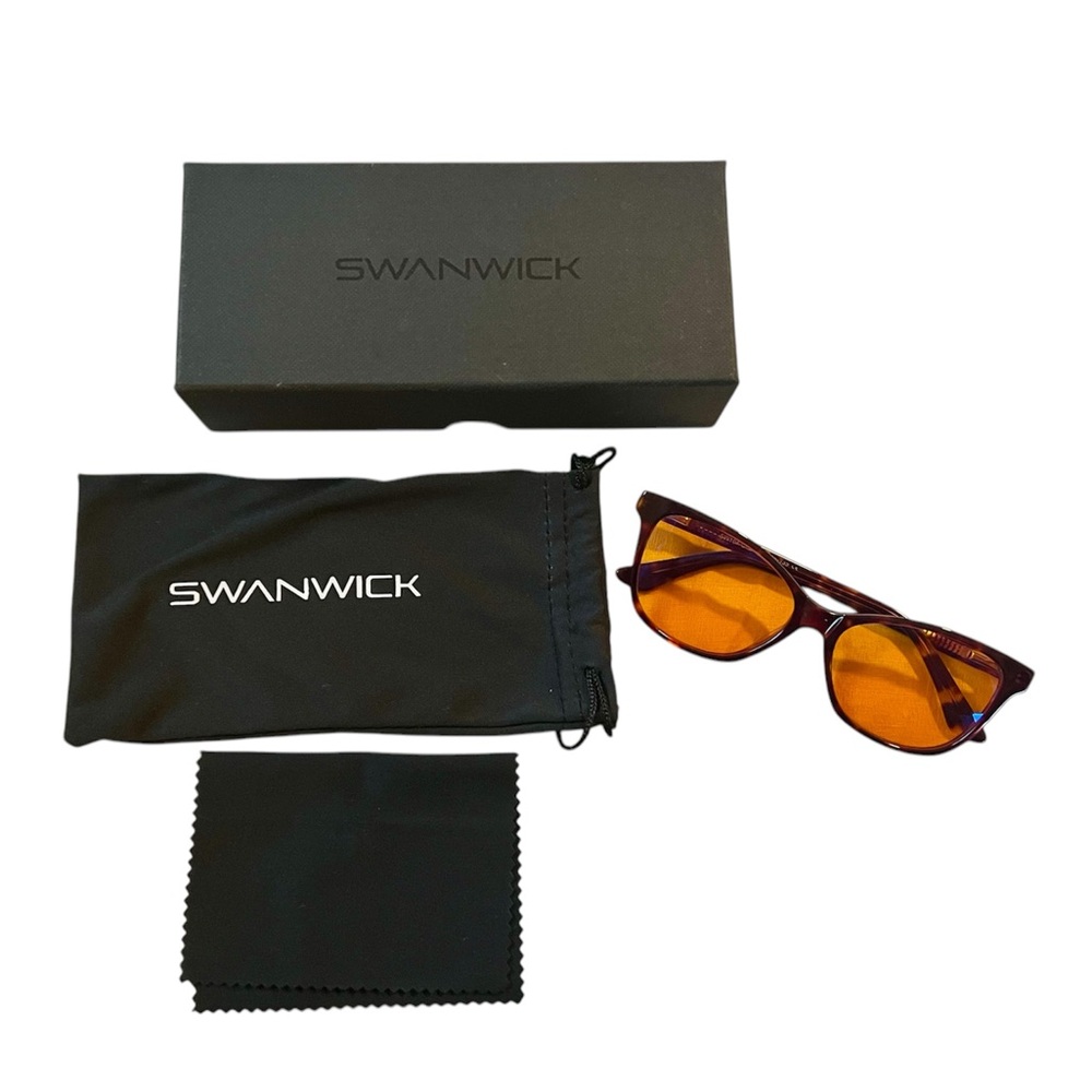LIKE NEW - Swanwick Blue Light Blockers w/ Night Lenses - Cat Eye, Tortoise